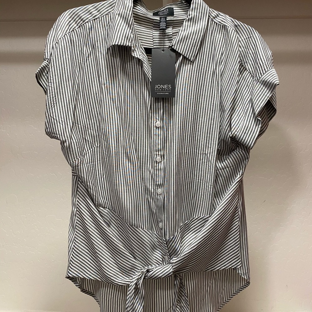 NWT MEDIUM Jones New York top